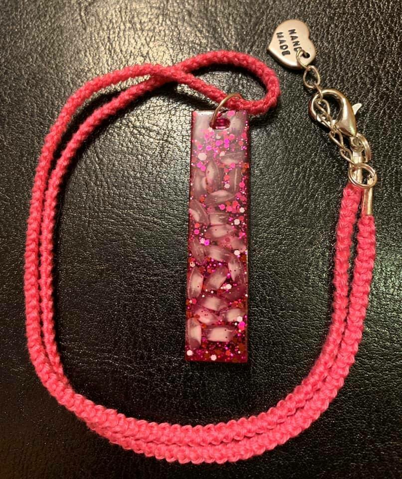 Collana Da Uomo Con Medusa Luminosa: Ciondolo In Resina Che Si Illumina Al Buio, Regalo Originale.