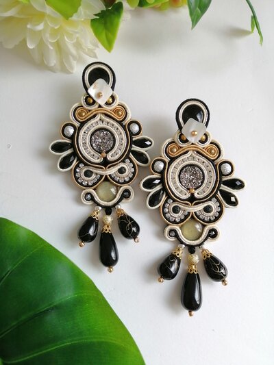 Orecchini Soutache grandi, con pietra lavica e Madreperla Orecchini Soutache grandi, con pietra lavica e Madreperla
