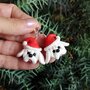 Orecchini in fimo cane maltese in fimo natalizi, gioielli natalizi come idea regalo per amanti dei cani o ricordo cane maltese