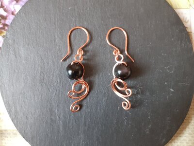 Orecchini wire con ossidiana nera Orecchini wire con ossidiana nera