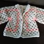 cardigan bimba punto granny colore beige e rosa