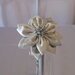 Cerchietto in raso con fiore color argento