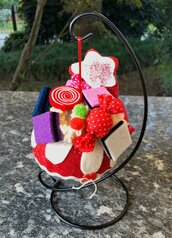 Pallina per albero, decorata con caramelle e lecca lecca, colore rosso
