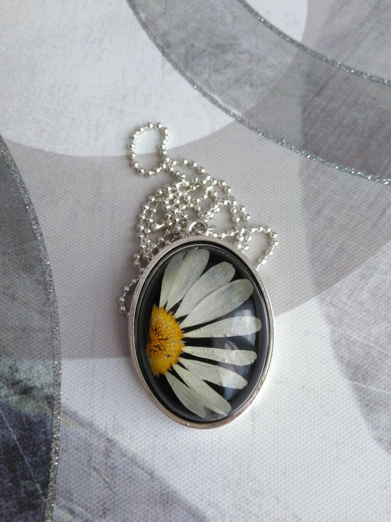 LULI Art Bijoux - Collana con piccola Margherita bianca. - Luli Art Bijoux