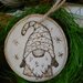 decorazione natalizia in legno "gnomo portafortuna"