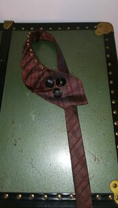Collana cravatta creativa 