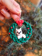 Decorazione natalizia west highland terrier nella ghirlanda in fimo, addobbi per albero di natale come regalo famiglia per amanti dei cani
