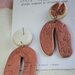 orecchini con foglie a rilievo, madreperla e rosa antico forma organica grande _074