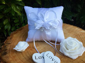 Cuscino decorato per anelli nuziali fatto a mano per un ricordo speciale del matrimonio