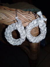 orecchini in fettuccia di cotone