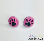 Orecchini a bottone rosa con impronta fatti a mano