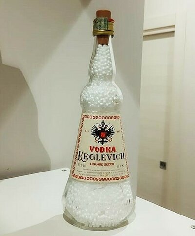 Lampada Keglevich vodka vintage Lampada Keglevich vodka vintage
