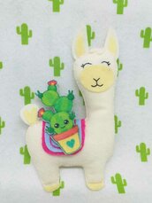 Lama in lana con cactus,  alpaca in lana con cactus 