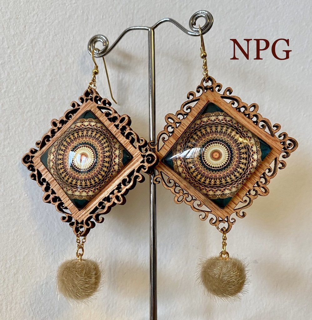 Orecchini pendenti con perline di legno nere e argentate in stile Boho