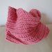 Scaldacollo realizzato a uncinetto in lana di ottima qualità di color rosa antico caldo e morbido ideale per le fredde giornate invernali