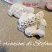 20 bustine nascita in feltro con bomboniera/calamita a forma di neonato/a e bottoncino realizzati in polvere di ceramica
