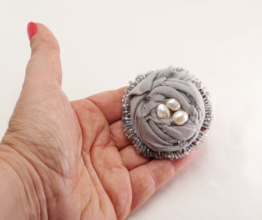 Saint Laurent Spilla Cassandre In Metallo Dorato - Foto 9