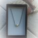 Catena con perlina centrale,catena argento e perla,regalo gioiello con perla, regalo per compleanno catena con perla,regalo damigella perla.