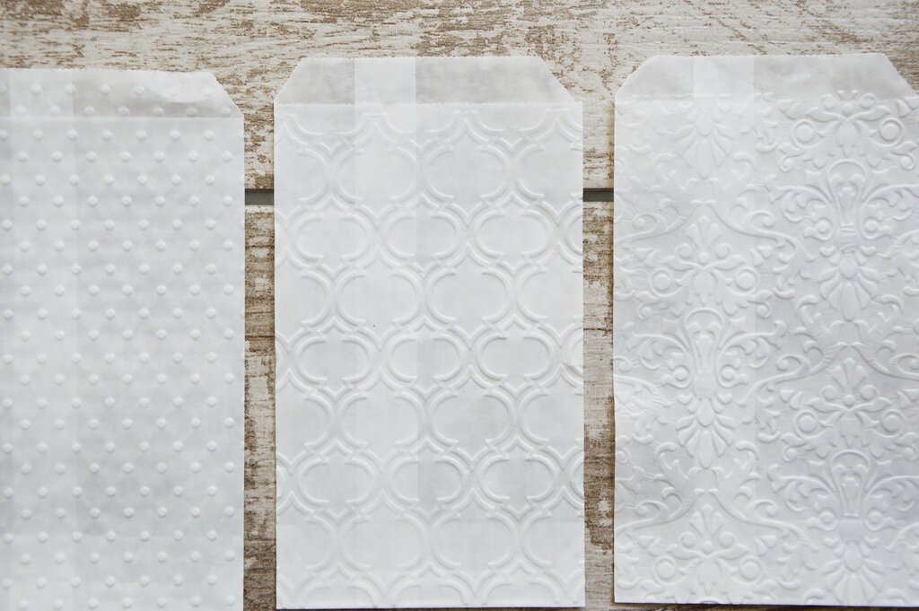 10 Vellum paper bags, bustine in carta pergamina con trama in rilie