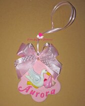 Capoculla rosa fatto a mano in fimo per carrozzina o lettino da neonato. Idea regalo.