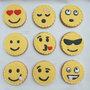 Biscotti decorati segnaposto festa a tema emoticons 18 anni compleanno biscotto ghiaccia reale