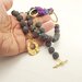 collana perle lavica riflessi viola con seta shibori, asimmetrica, regalo amica