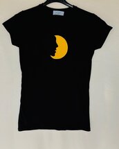 T-shirt viso luna ricamata e pitturata a mano
