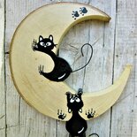 Luna in legno con coppia di gatti arrampicati
