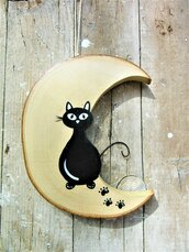 Luna in legno con gatto seduto