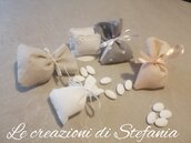 20 bomboniere in polvere di ceramica a forma di cuscini con anelli accompagnati da sacchettino a scelta
