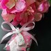 Bustina opaca con fiori rosa con confetti, biglietto e gessetto a scelta
