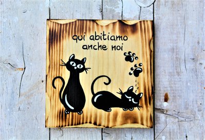 Targhetta in legno con coppia di gatti Targhetta in legno con coppia di gatti