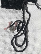 collana amuleto in filo di cotone con santino vintage piccole perline californiane