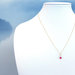 Pendente Rubino ciondolo in radice di Rubino, piccolo pendente minimalista, regali per lei o regali di anniversario