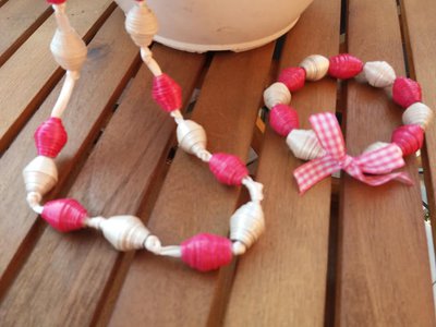 Completo in bianco e fucsia Completo in bianco e fucsia