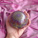 Pietra mandala per meditazione "Stella e magia di colori"