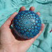 Pietra mandala per meditazione "Rapsodia in blu"