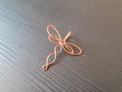 Ciondolo wire a forma di libellula