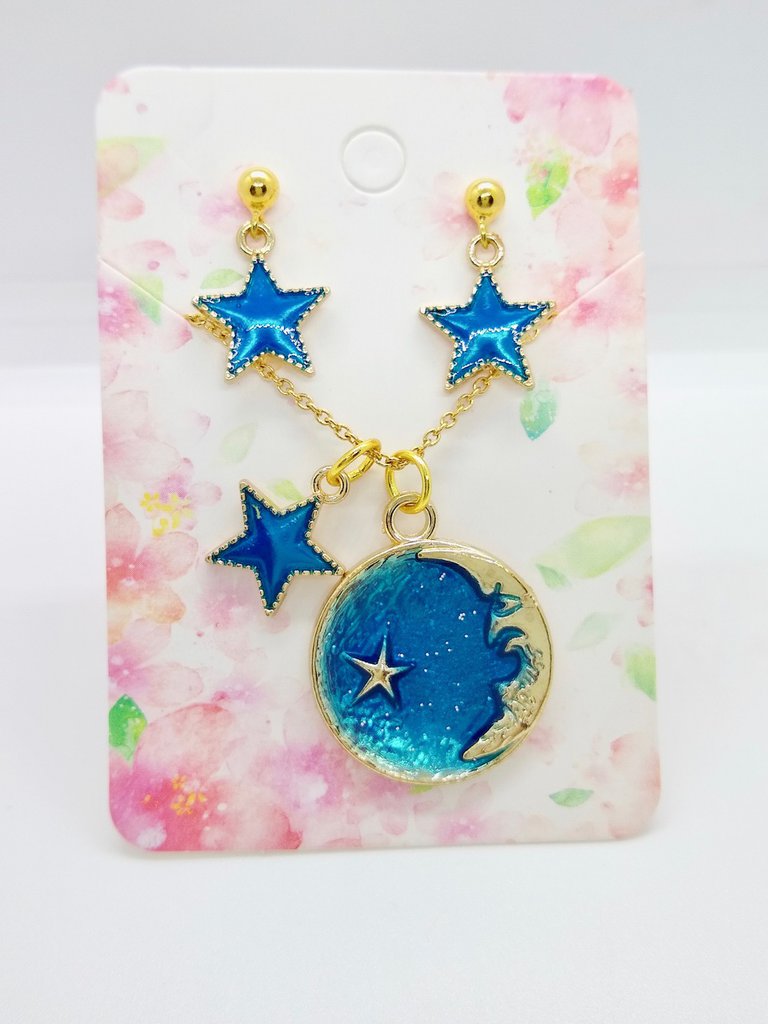 Set Collana E Orecchini Lunghi Cristallo Azzurro E Blu Acqua – Gioiello Statement – Fatto A Mano
