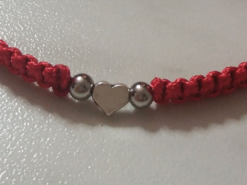 Bracciale Macramè A Forma Di Cuore Con Cuoricino Dorato – Regolabile, Fatto A Mano In Germania, In Sacchetto Regalo - 4