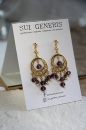 orecchini Chandra pendenti dorati in stile indiano con perline in vetro viola