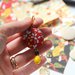 orecchini in legno e carta origami colore rosso e giallo, fantasia fiori e pendente a goccia. serie Japan