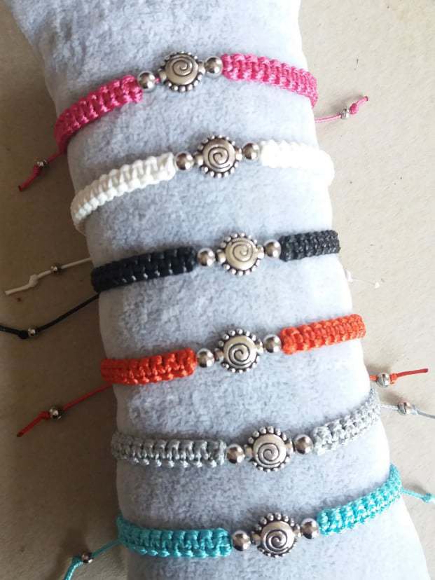 Bracciale Argento Onda: Design Unico e Artigianale