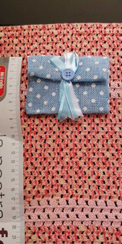 Pochette 10 pezzi porta confetti azzurro pois con bottoncino 