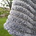 Cappa mantellina lavorata ai ferri con lana e filato ecopelliccia grigia
