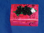scatolina rose nere