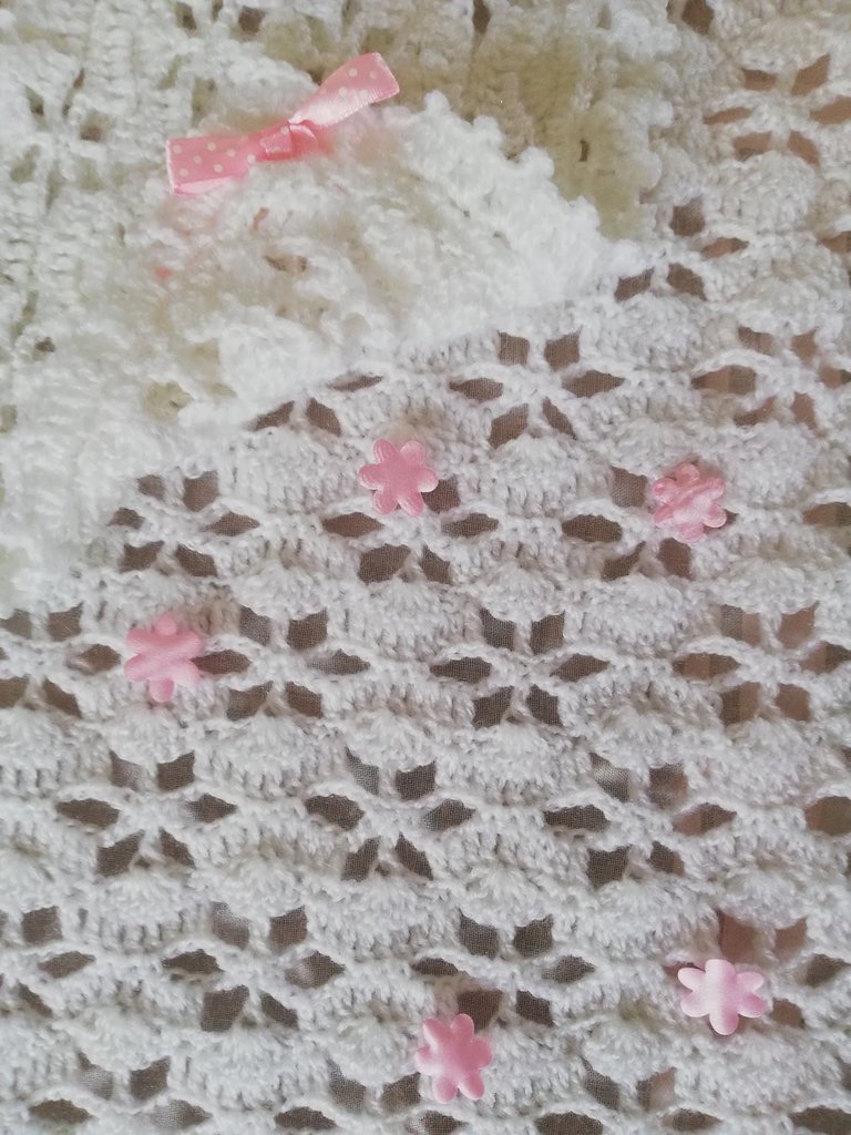Copertina uncinetto per carrozzina neonato in misto lana con fior | su MissHobby