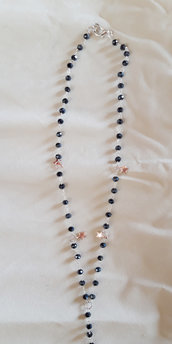 Collana rosario con pendenti a stella. Tutto fatto a mano con nodo da orafo.