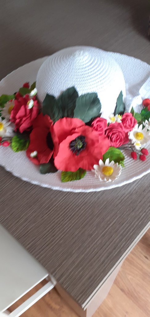 cappello-con-fiori-e-frutti-per-la-casa-e-per-te-decorare-casa