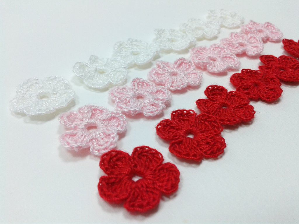 Mini Fiori a uncinetto per applicazioni / Set di 20 fiori - Materi